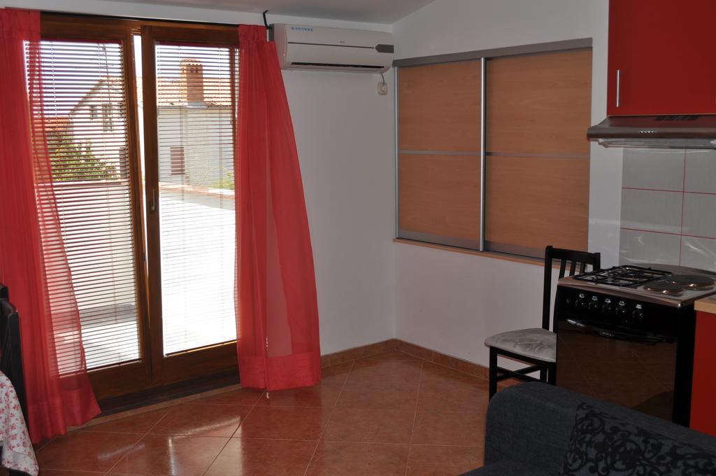 Apartment Drenovica Pula Phòng bức ảnh