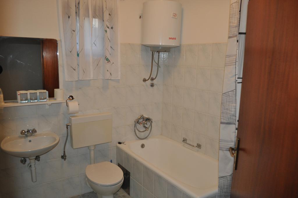 Apartment Drenovica Pula Phòng bức ảnh